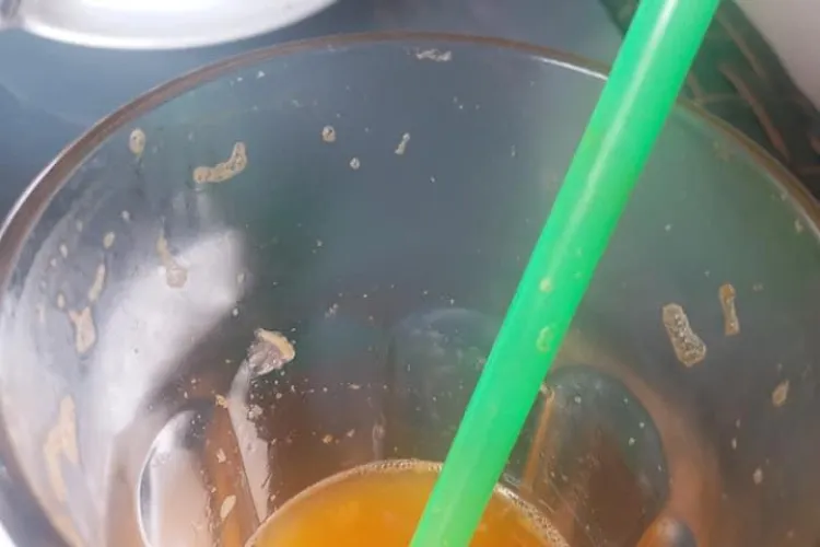 Fresh de portocale cu viermi la ENGELS BISTRO - VIDEO