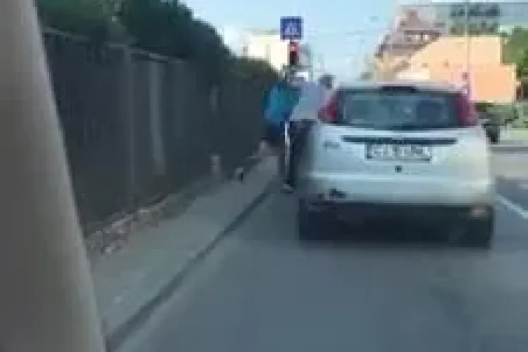 Cluj: Bătaie în grup la un semafor din Mărăști - VIDEO