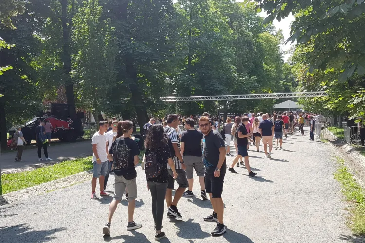 Festivalieri UNTOLD țepuiți cu chiriile în Cluj