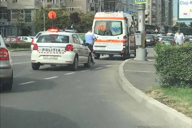 Accident în Mărăști. Un pieton a fost lovit chiar pe trecere FOTO