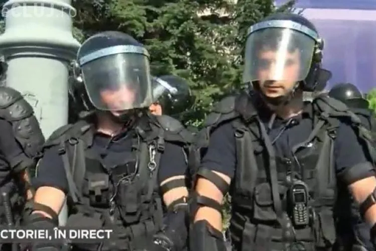 Jandarmii au folosit gaze lacrimogere împotriva protestatarilor din București - VIDEO