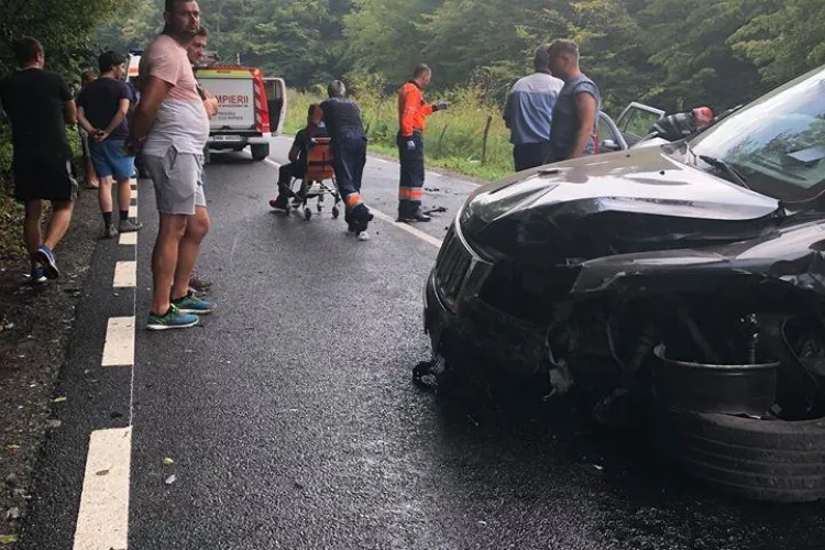 Accident la Sf. Ion cu trei mașini și patru victime - FOTO