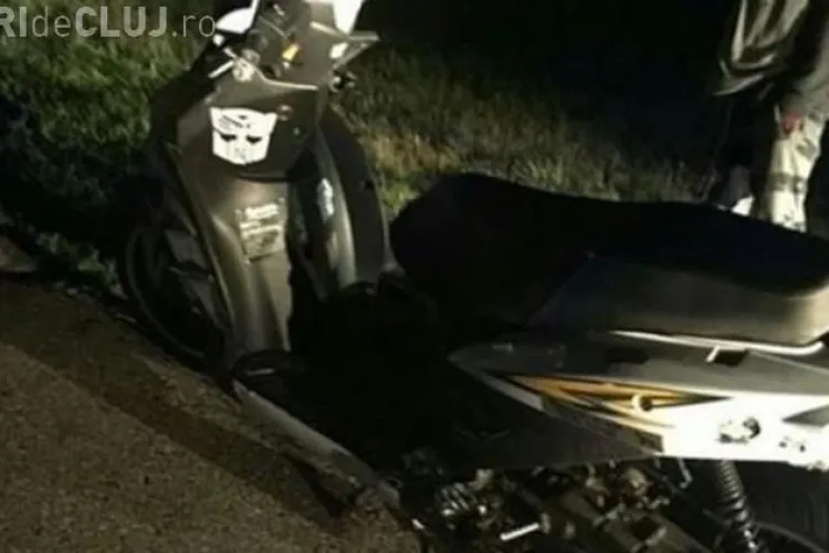 A condus un scuter mai mult de 200 de km pe autostradă folosind telefonul pe post de far - VIDEO