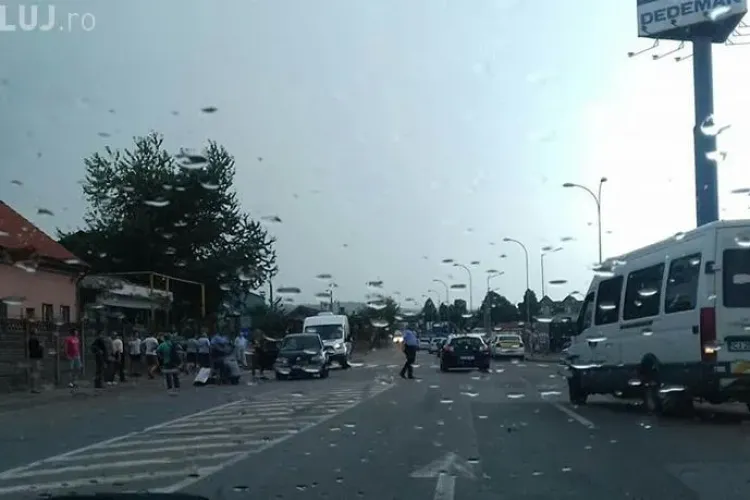 Accident în spatele Gării din Cluj. Un pieton a fost lovit de mașină FOTO
