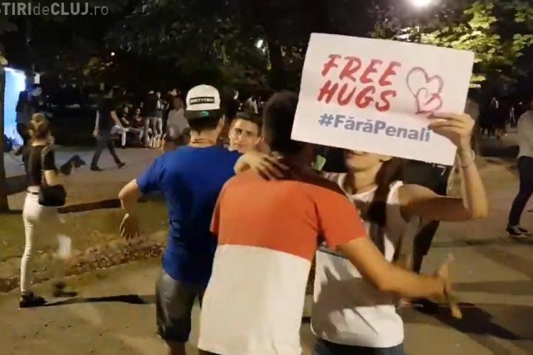”Free hugs” ”Fără Penali” în Parcul Central. Mii de oameni au semnat - VIDEO