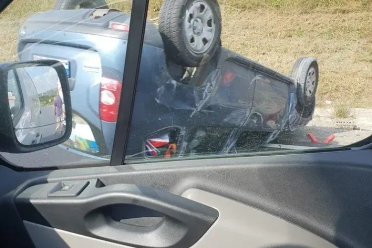 Mașină răsturnată între Vâlcele și Feleacu - FOTO