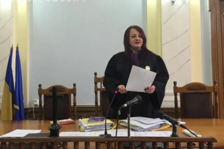 Judecătoarea Adina Lupea de la Cluj îi apără pe jandarmi