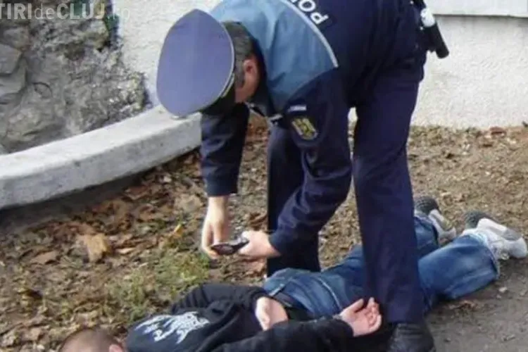 Clujean beat a intrat cu mașina în poarta secției de poliție