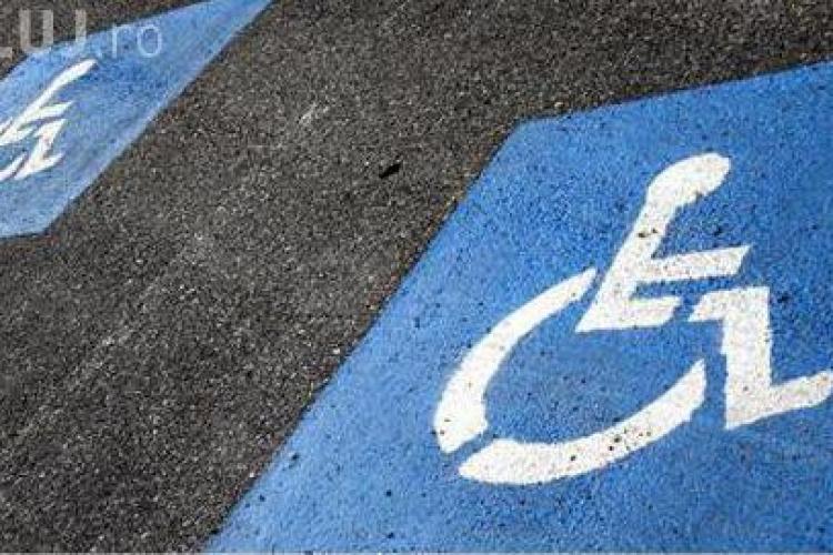 Amenzi de 5 ori mai mari pentru cei care parchează pe locurile persoanelor cu handicap