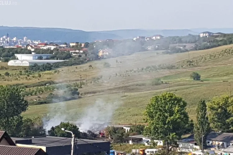 Incendiu în Iris! Fumul este resimțit și în alte cartiere FOTO