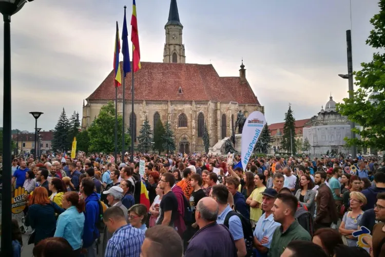 Mii de clujeni ies în stradă vineri: ”Din Piata Unirii, alaturi de Diaspora in 10 August”