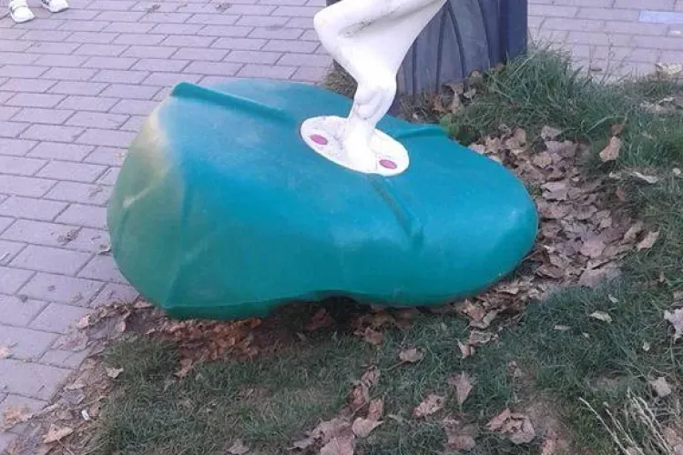 Șulea, supărat pe floreștenii care distrug coșurile de gunoi și parcurile de joacă: Unii fac exerciții de kung fu cu ele