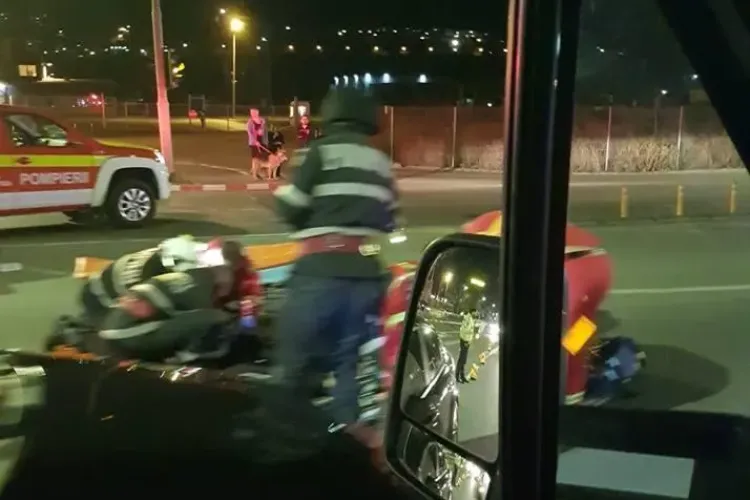 Femeie lovită pe trecerea de pietoni la Metro. A ajuns în stare gravă la spital FOTO