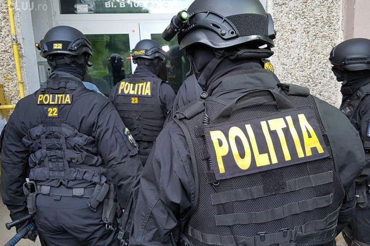 Percheziții la Cluj! Doi hoți sunt vizați de polițiști după ce au comis furturi din imobile aflate în construcție