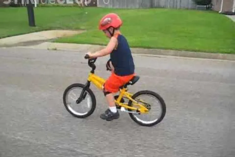 Halucinant! Minor de CINCI ani a mers cu bicicleta din Apahida până în Jucu