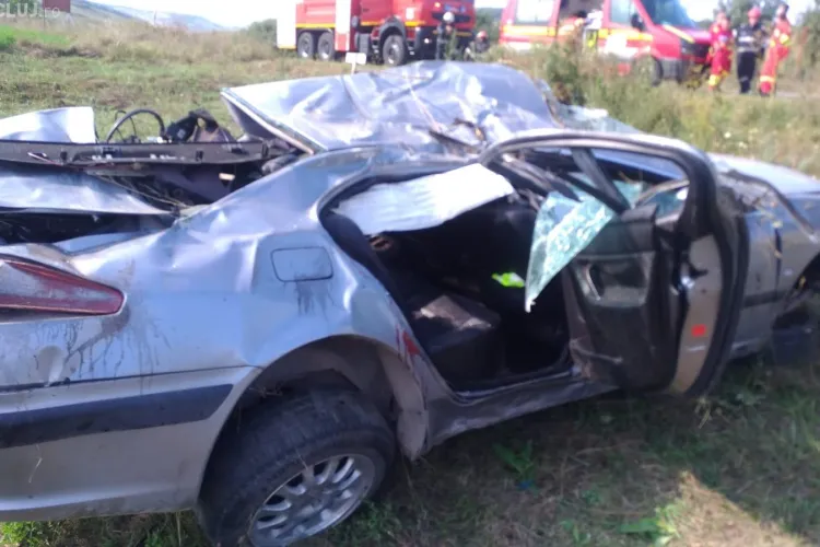 Accident grav în Apahida (Pata). S-a răsturnat cu mașina și apoi a fugit - FOTO
