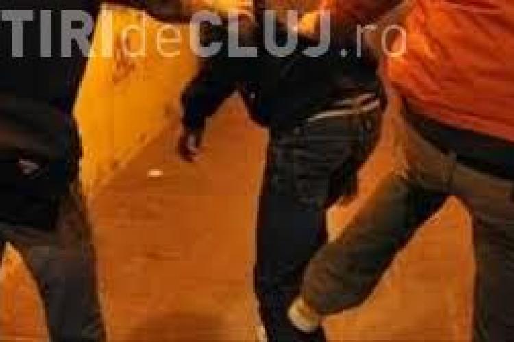 Cât de sigure sunt străzile Clujului? Un minor a fost bătut de alți doi adolescenți în Mărăști, pentru un telefon