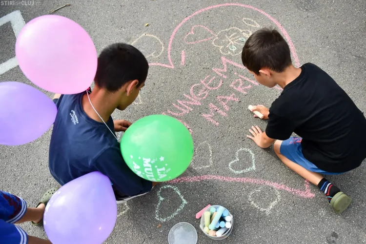 Fii voluntar pentru copiii din centre de plasament, în programul "Învaţă-mă să citesc!”