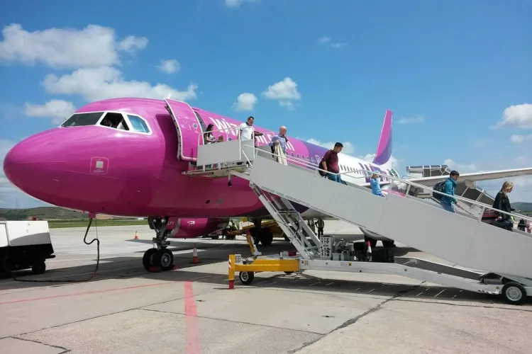 Wizz Air anulează zborul Cluj-Napoca - București. Directorul Aeroportului Cluj susține că negociază cu alte companii