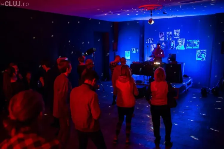 Expoziția DISCO - BTT vine la Cluj. Descoperă atmosfera discotecilor comuniste