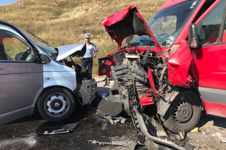 Accident grav la Cămărașu, pe drumul de la Cluj-Napoca la Reghin. A fost chemat elicopterul SMURD - FOTO
