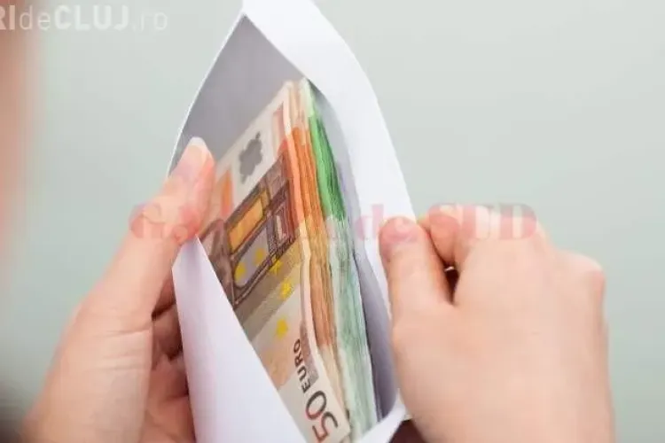 Un agent de pază de la un supermarket a găsit 33.000 euro într-un coş de cumpărături