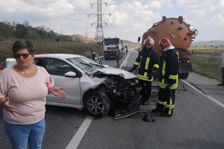 Accident pe centura Apahida! O șoferiță a depășit hazardat un autocar - FOTO