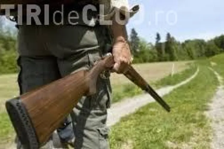 Braconieri prinși de polițiștii clujeni. Au vânat ilegal un urs