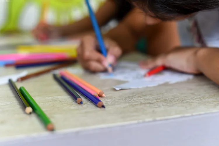 ”Învaţă-mă să citesc!” – Se caută voluntari pentru copiii din centre de plasament 