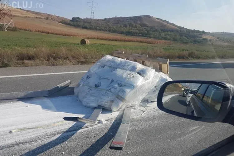 Încărcătură de sare ”uitată” pe centura Apahida. Urmează amendă? - FOTO