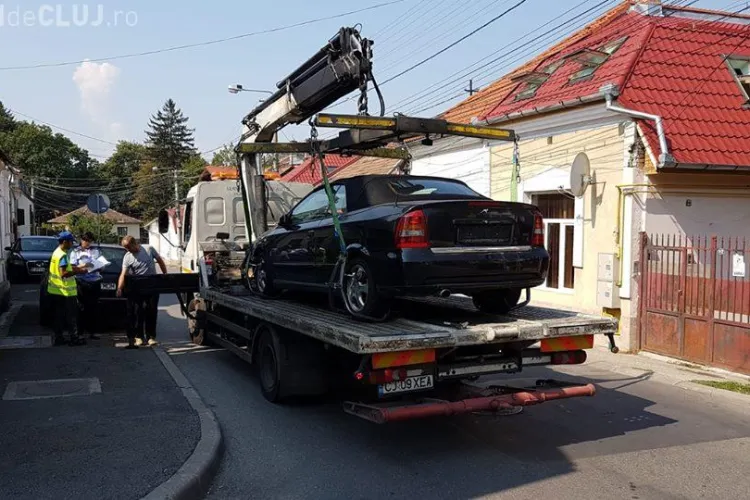 O sută de mașini abandonate, ridicate de primărie la Cluj-Napoca de la începutul anului