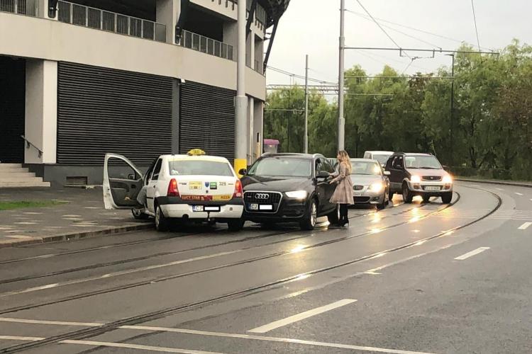 UPDATE: Trei accidente în mai puțin de două ore, pe aceeași stradă din Cluj FOTO