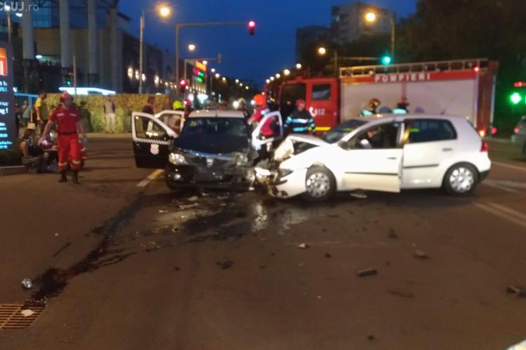 Accident în față la Iulius Mall Cluj! Trei persoane sunt rănite - FOTO