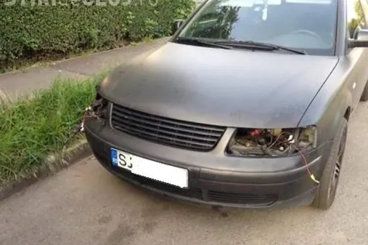 Cluj-Napoca / Mărăști: Mi-au furat farurile de la mașină. Reacție: Cum naiba, erau lipite? - FOTO