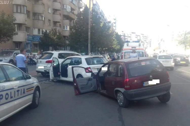 Accident GRAV pe Dorobanților! Cinci mașini avariate FOTO / UPDATE