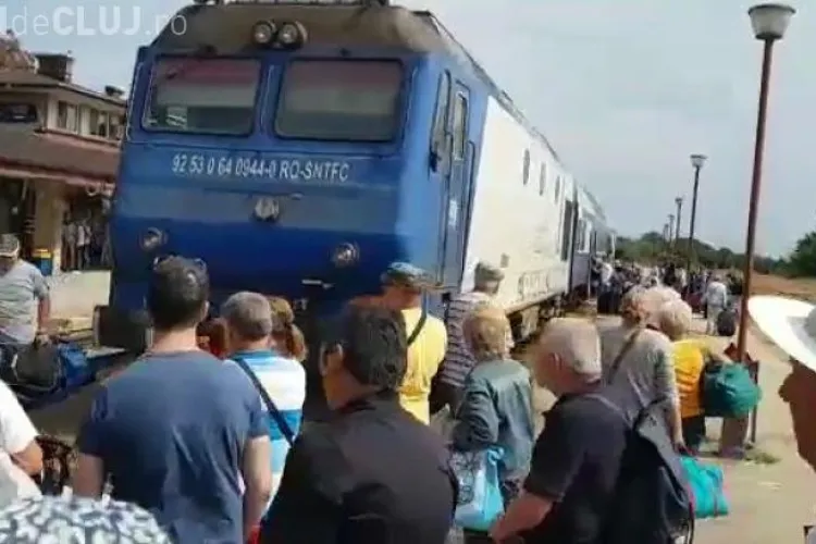 Deștepții de la CFR Călători au vândut 500 de bilete la un tren cu un singur vagon. Ce au făcut oamenii