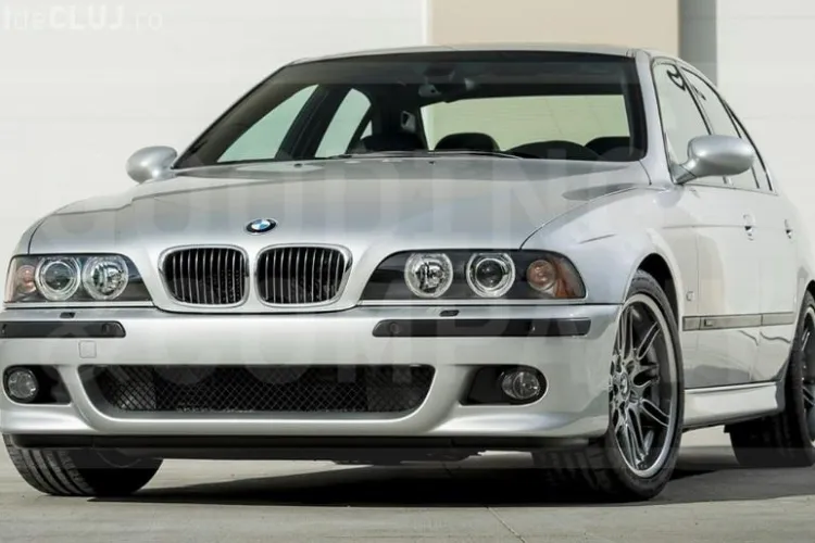 BMW M5 din 2002, cu 700 de km la bord, vândut pe o AVERE - FOTO