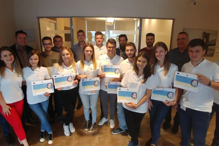 Studenții și masteranzii fac stagii de practică remunerate la Banca Transilvania