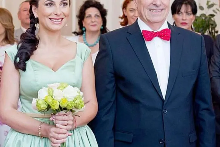 Tăriceanu, după cinci căsătorii, despre impozitarea nunţilor: ”Nu-mi place acest sistem de delaţiuni”