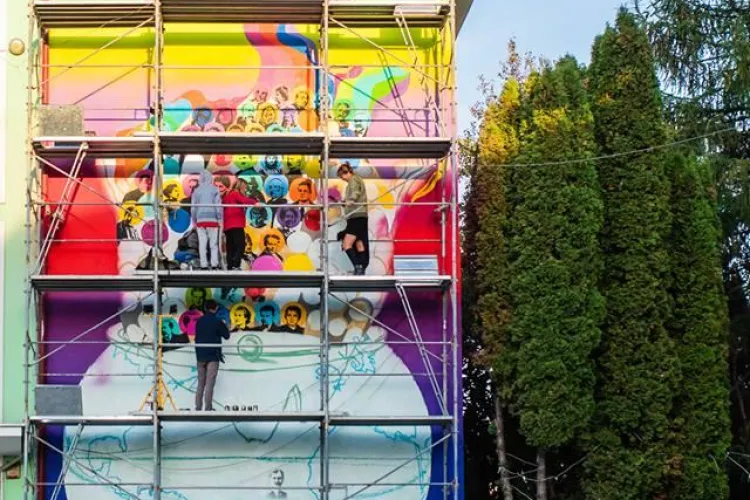 Proiect artistic inedit la Liceul ”Onisifor Ghibu” - 100 de fețe pentru România FOTO