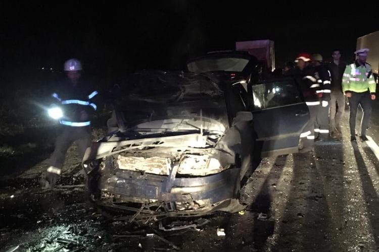 UPDATE Accident cu cinci victime pe drumul Cluj-Gherla. Șoferul vinovat a fugit de la fața locului FOTO