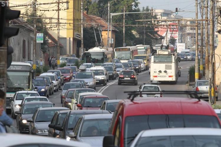Boc întrebat de ce nu interzice pentru o zi traficul în centrul Clujului. Ce a răspuns?