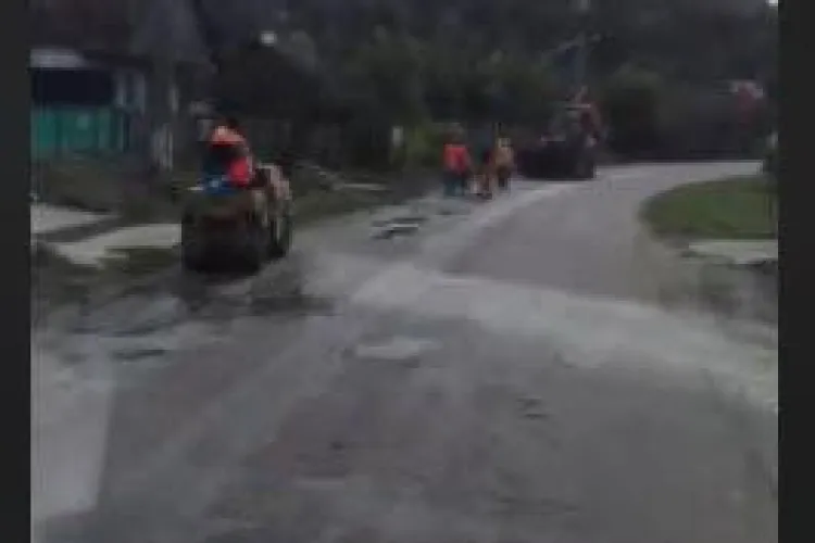 Drum PLOMBAT în aprilie de CJ Cluj, între Câmpia Turzii și Frata, e acum un DEZASTRU - VIDEO