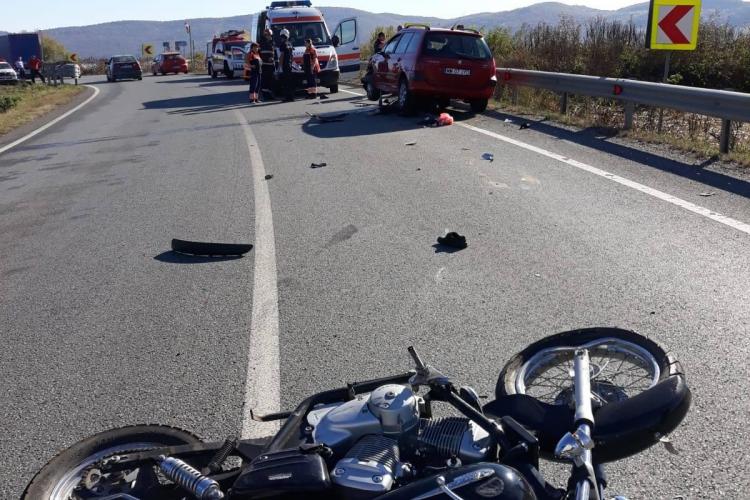 Motociclist mort la Câțcău, după Dej. A intrat sub o mașină, după ce a fost lovit de alt șofer - FOTO