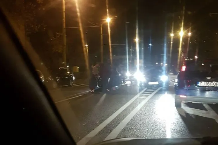 Femeie lovită pe trecerea de pietoni, în Mănăștur FOTO