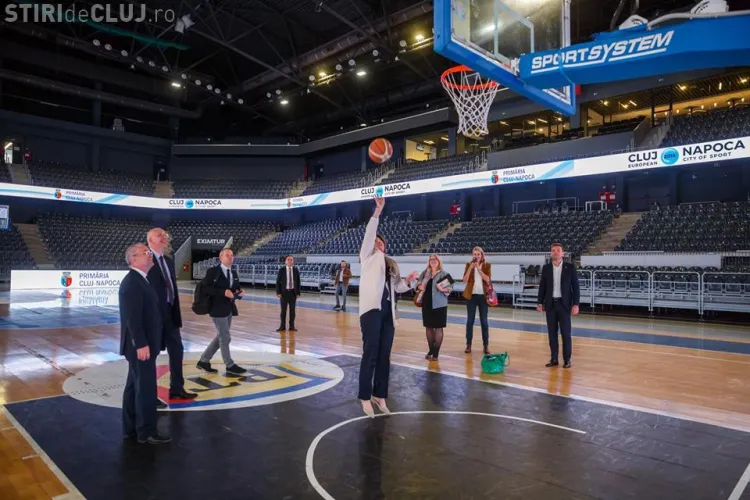 Cu cine a jucat Emil Boc baschet în BT Arena - FOTO