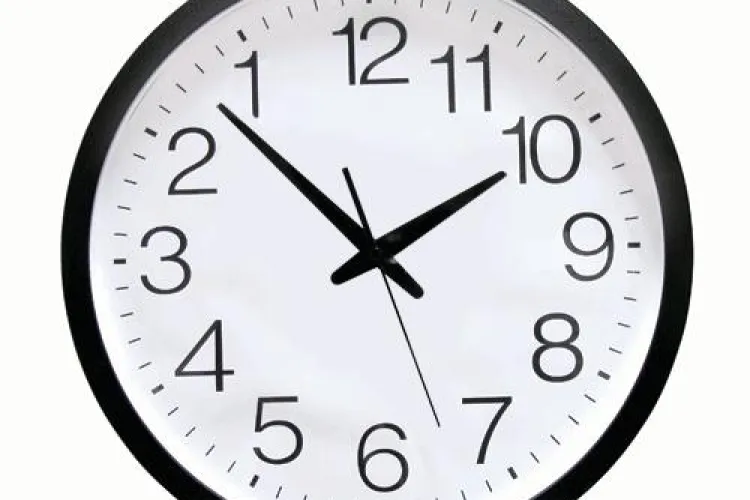 În weekend se trece la ora de iarnă. Vezi când trebuie dat ceasul înapoi