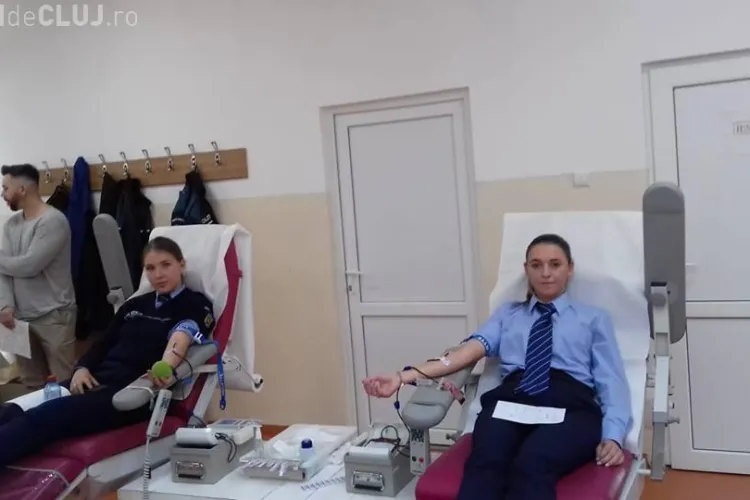 Elevii de la Școala de Agenți de Poliție Cluj-Napoca au donat sânge - FOTO