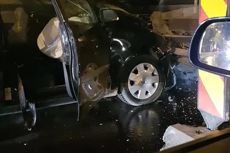 Accident în Zorilor, pe str. Observatorului. Șofer din Alba a vrut să FENTEZE COLOANA - FOTO