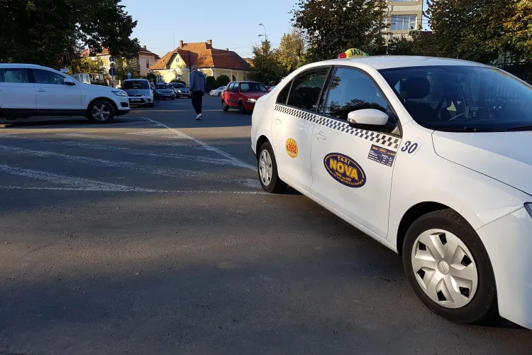 Scandal în Piaţa Engels. Taximetrist căzut la pământ ca un fotbalist, pretinde că a fost lovit de un italian - VIDEO